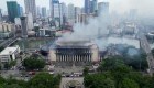 Se registra incendio en un edificio histórico de Filipinas