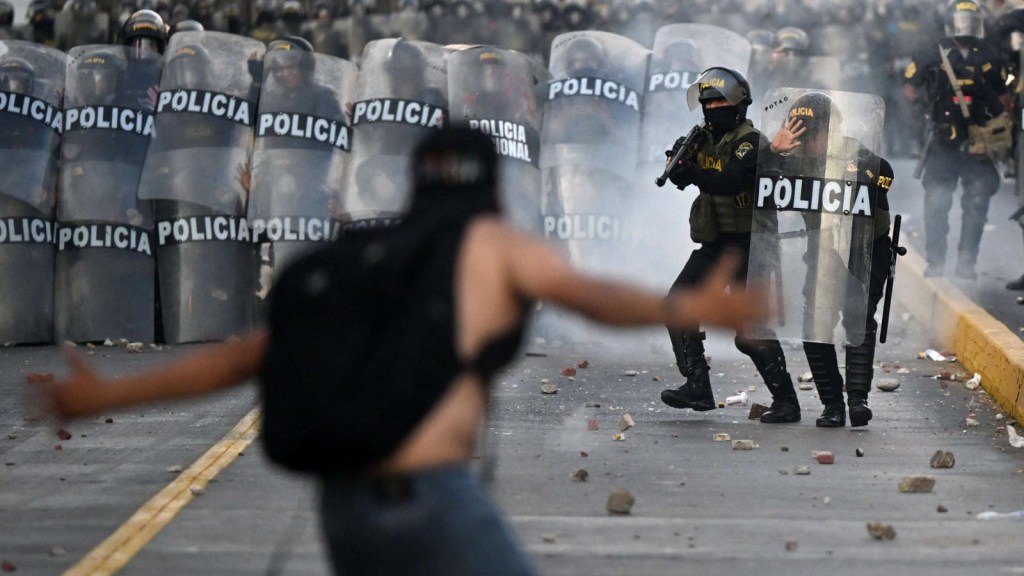 AI: Fuerzas Armadas de Perú tenían lógica de ataque a enemigo en protestas