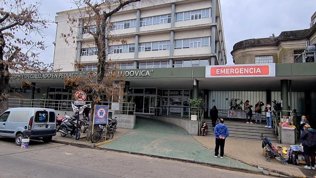 Éxodo de médicos en un hospital de niños argentino